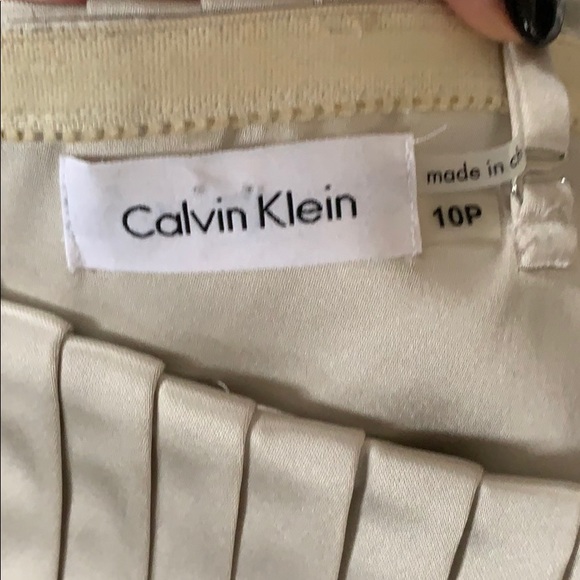 Calvin Klein - Picture 3 of 5